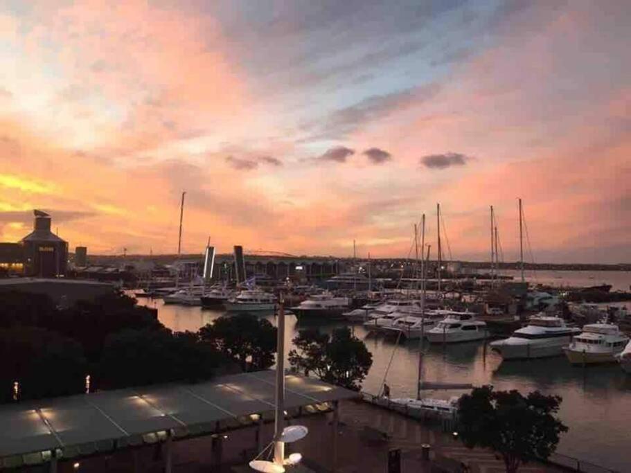 Appartamento Luxury Waterfront Nest Above Viaduct Harbour Auckland Esterno foto