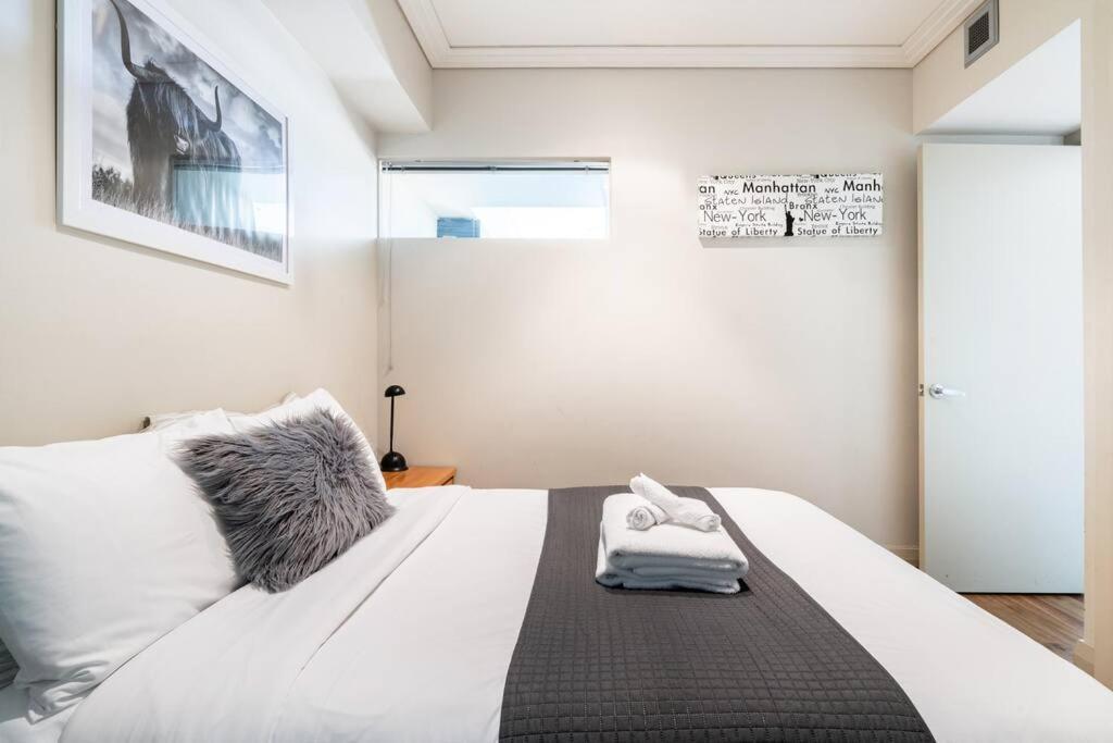 Appartamento Luxury Waterfront Nest Above Viaduct Harbour Auckland Esterno foto