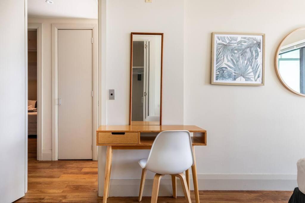 Appartamento Luxury Waterfront Nest Above Viaduct Harbour Auckland Esterno foto