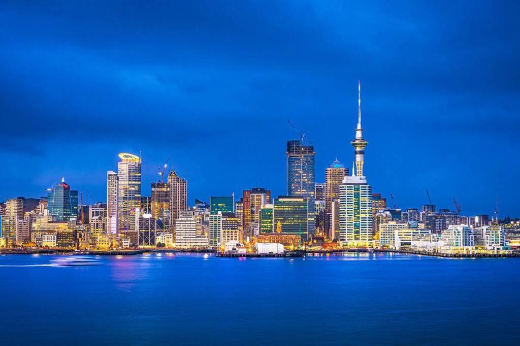 Appartamento Luxury Waterfront Nest Above Viaduct Harbour Auckland Esterno foto