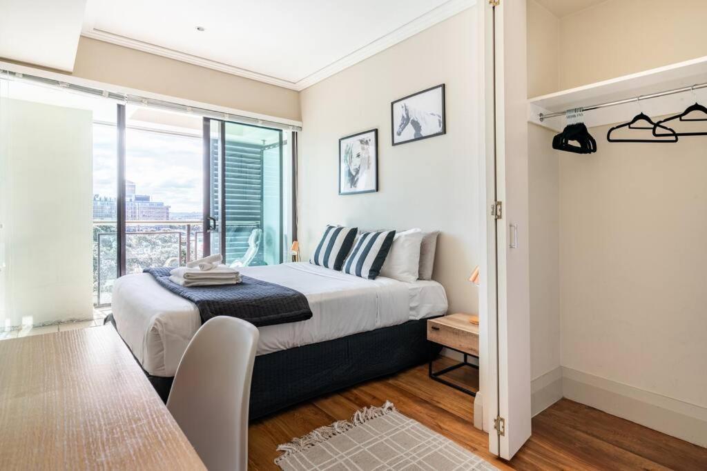 Appartamento Luxury Waterfront Nest Above Viaduct Harbour Auckland Esterno foto