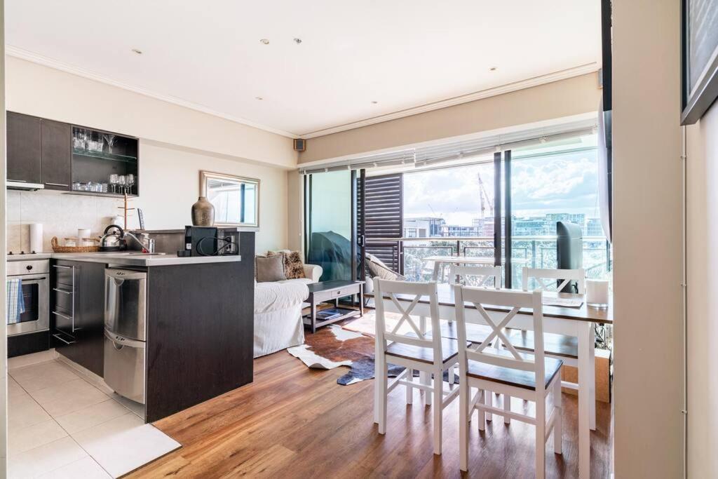 Appartamento Luxury Waterfront Nest Above Viaduct Harbour Auckland Esterno foto