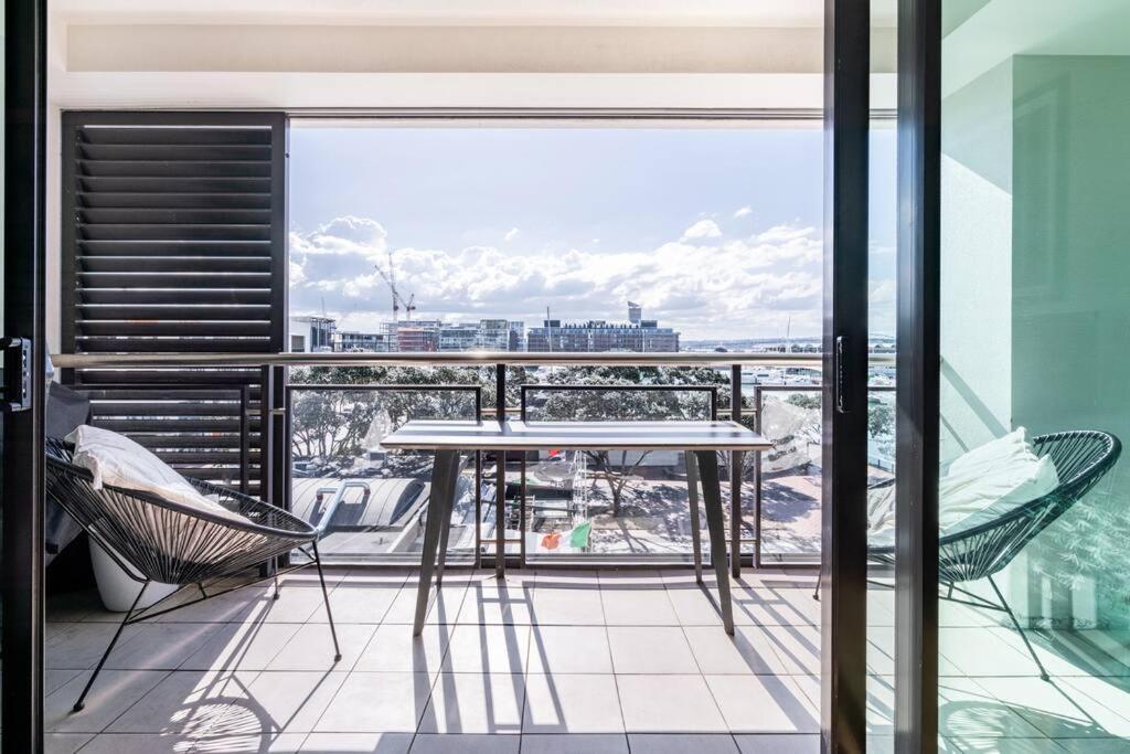 Appartamento Luxury Waterfront Nest Above Viaduct Harbour Auckland Esterno foto