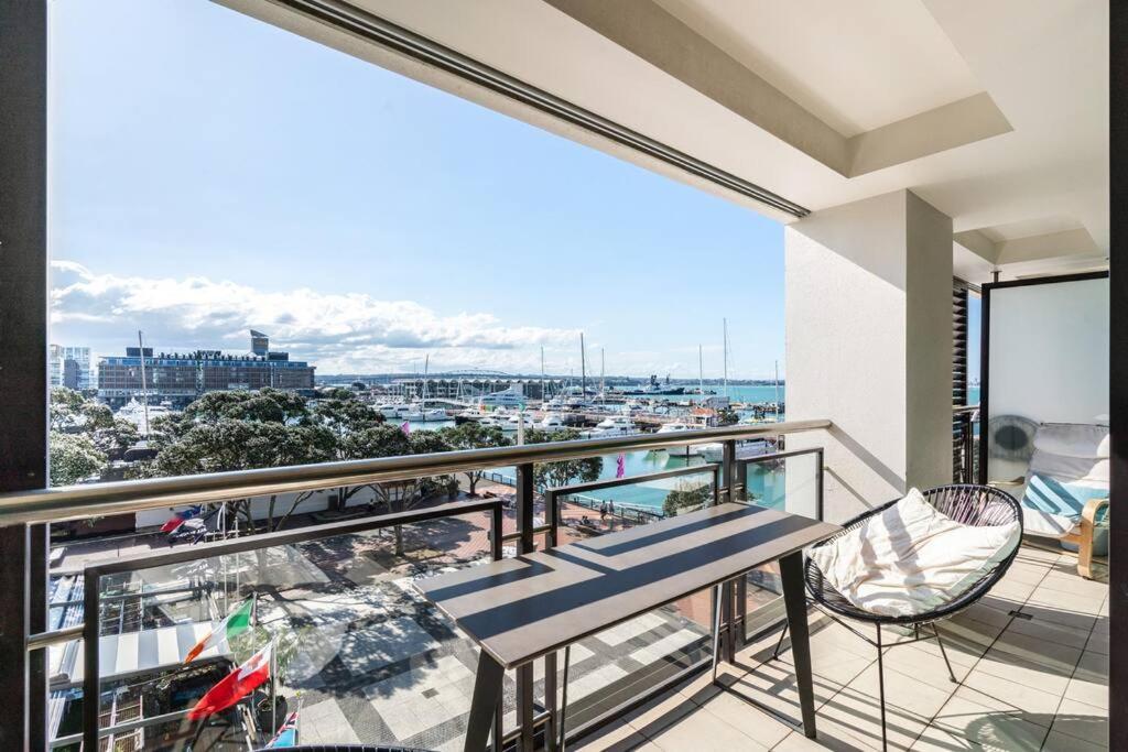 Appartamento Luxury Waterfront Nest Above Viaduct Harbour Auckland Esterno foto